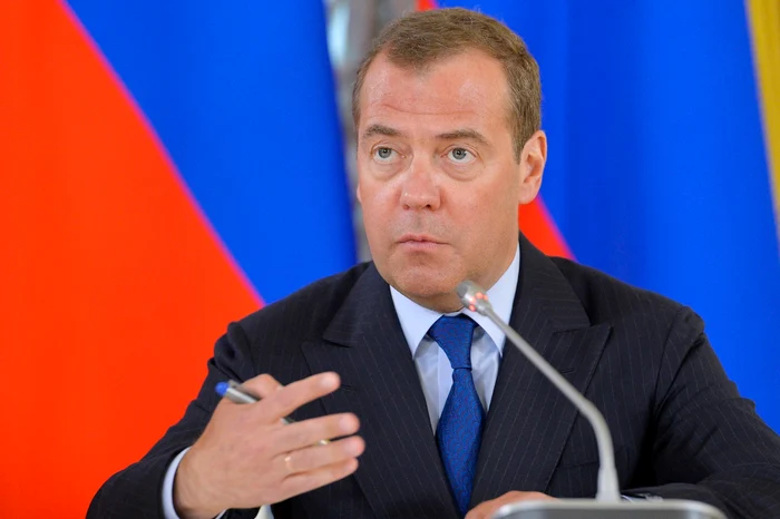 Medvedev amenință: soldații ruși nu au nevoie de viză pentru a intra în țările europene