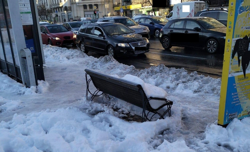 Nemulțumit de cum s-a deszăpezit strada lui, un bărbat din Ilfov a amenințat muncitorii cu un pistol