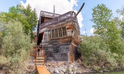 O casă construită în forma corabiei de pirați face vâlvă pe internet. Cât costă o noapte de cazare