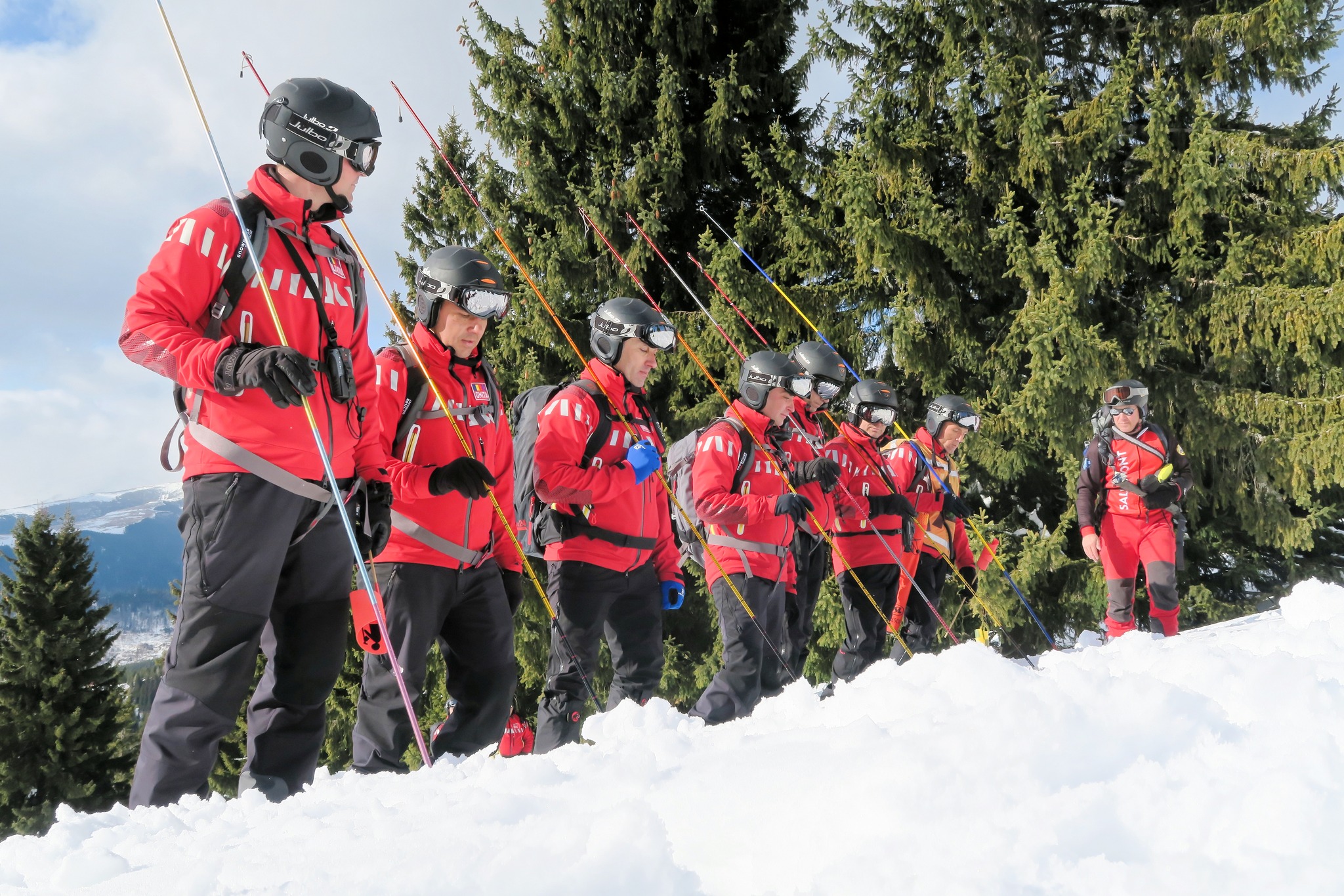 Salvamontiștii îi avertizează pe turişti să nu își mai aleagă traseele montane, după ce consultă ChatGPT-ul. „Nu-i mai găsea nimeni 50 de ani”