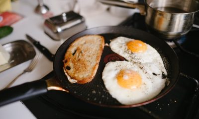 Specialiștii spun în ce tigăi este sigur să gătești și de ce e recomandat să renunți la teflon