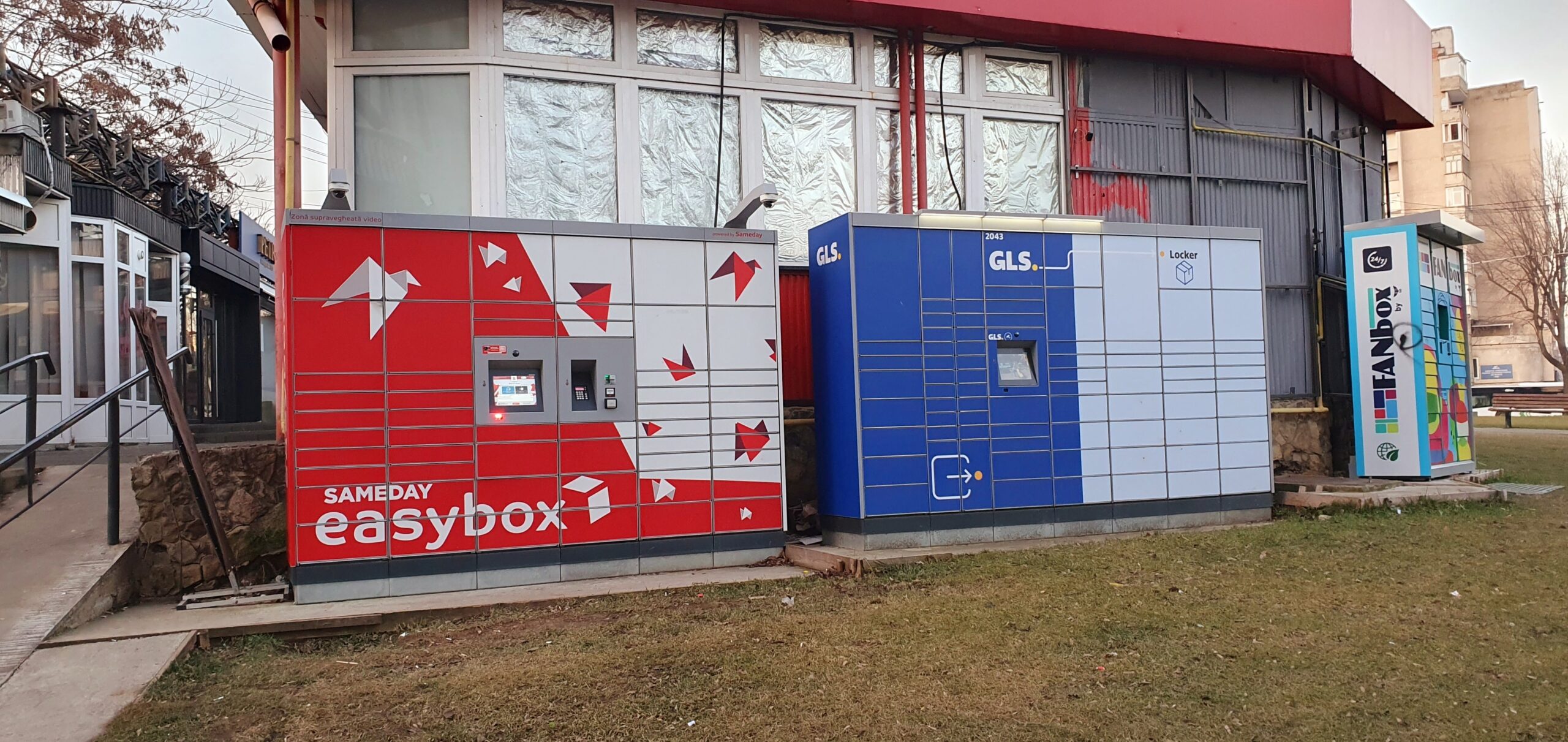 Unde se poate reclama pierderea, deteriorarea sau furtul unui colet. Despăgubirile acordate de furnizori