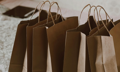 Pungi hârtie personalizate – ambalaj premium pentru brandul tău