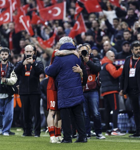 Hakan Calhanoglu, recunoscător față de Mircea Lucescu și Cristi Chivu după victoria Turciei cu România