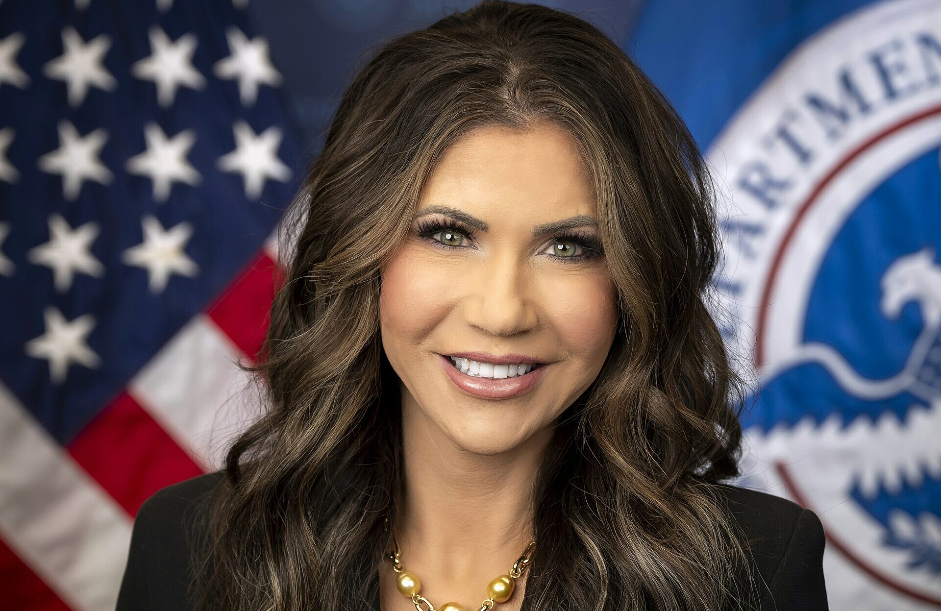 Demitere de răsunet la vârful serviciilor de securitate SUA. Kristi Noem, răspunzătoare de deportările ICE, a fost dată afară de Trump