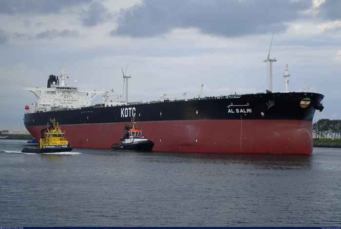 Iranul a atacat cu drone un petrolier gigant kuweitian în largul coastei Dubaiului. Sunt deversări de petrol în apele din jur