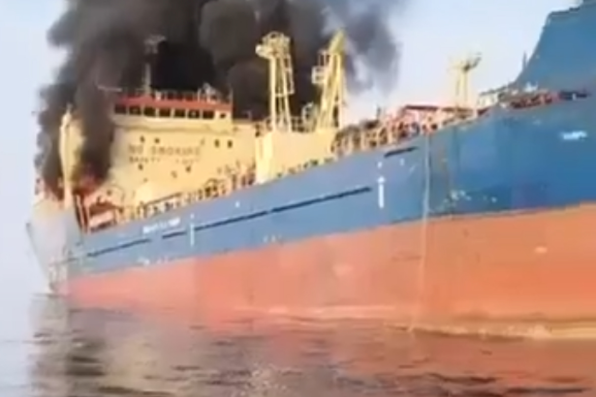 Iranul anunță închiderea strâmtorii Ormuz și ameninţă că va ataca „incendia” toate navele care forțează intrarea