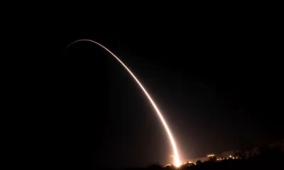 Qatarul transmite că apărarea aeriană combate un atac cu rachete. Cetățenii, sfătuiți să rămână în case