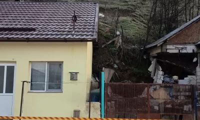 Urgență în Slatina. 25 de persoane au fost evacuate din cauza unei alunecări de teren. Două locuințe afectate și altele în pericol