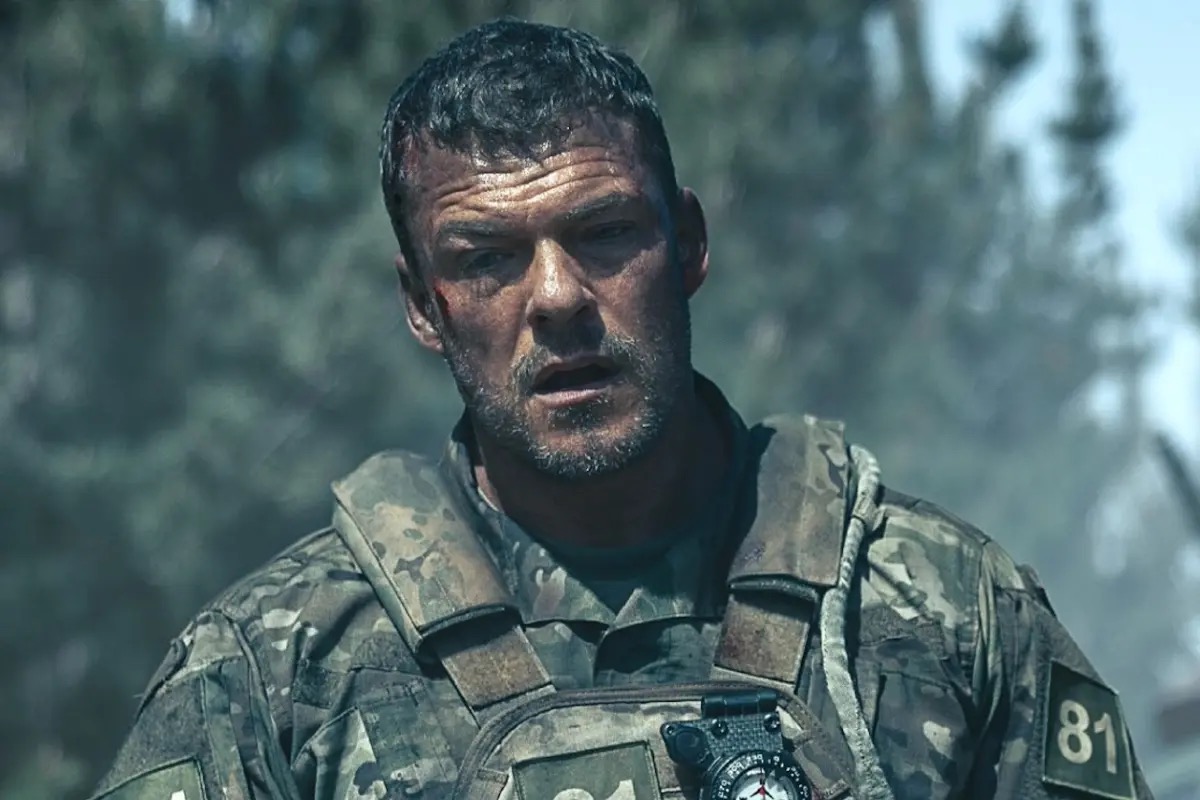 „War Machine”, noul film Netflix cu Alan Ritchson, urcă rapid în top