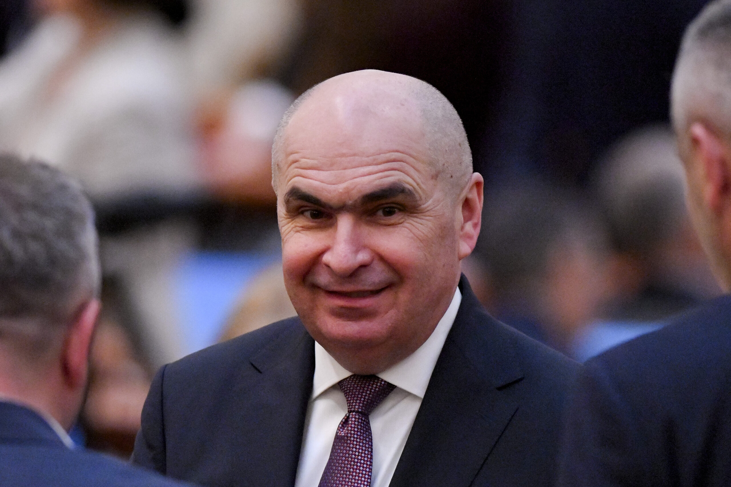 Bolojan le mulțumește celor care au ieșit în stradă pentru a-l susține