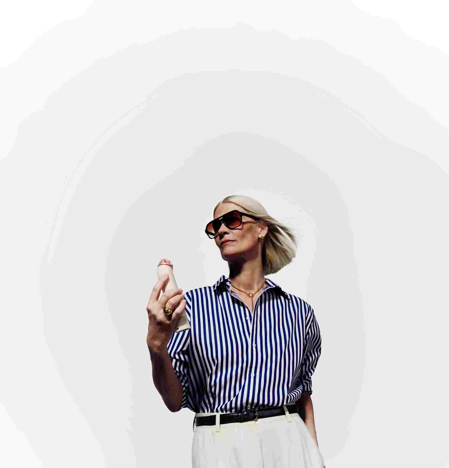 Dyson lansează Dyson HushJet™ Mini Cool: ventilatorul portabil care combină fluxul de aer puternic cu designul elegant