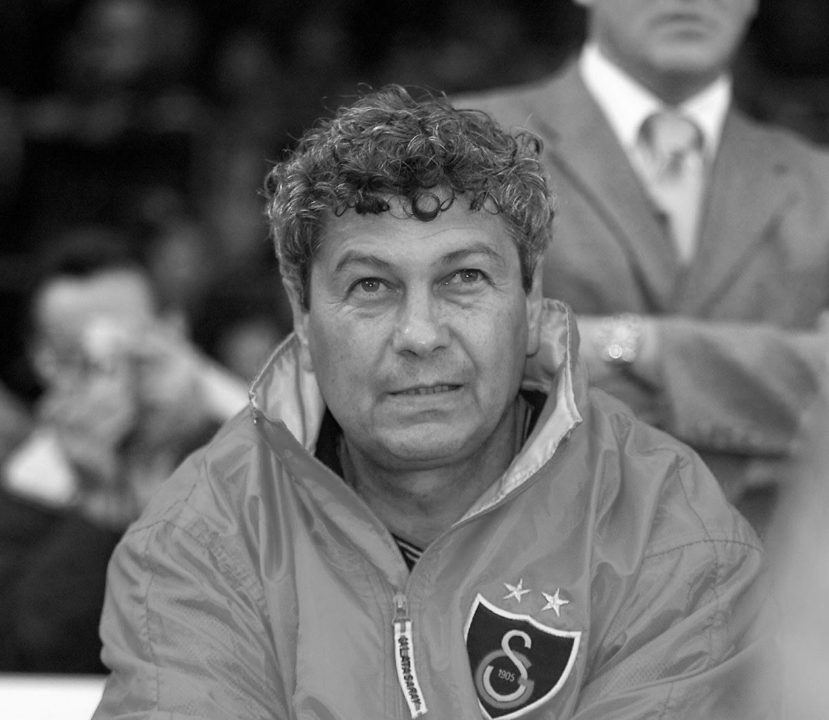 Galatasaray, nu îl va uita pe Mircea Lucescu, antrenorul care a ridicat trofeul Supercupa Europei deasupra capului