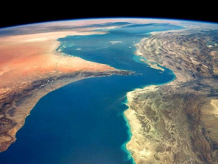 Iranul menține închisă Strâmtoarea Ormuz și cere ca SUA să ridice blocada