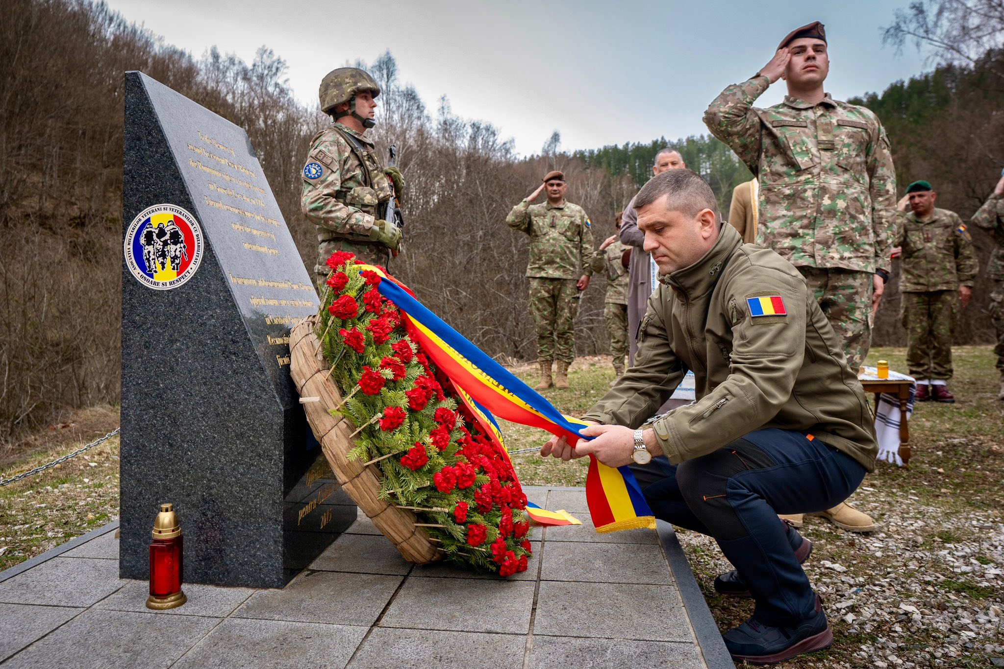 Lari Brînzan, fiul primului miltar român căzut la datorie după 1990, și-a comemorat tatăl în Bosnia