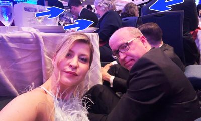 Moment controversat în sala unde a avut loc atacul armat asupra lui Trump. Ambasadoarea Ucrainei pare ca a recreat scena atacului, doar pentru a-și face un selfie. Sta pe jos, în timp ce toți ceilalți invitați stau pe scaune