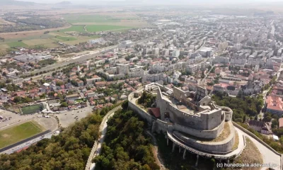 Originea controversată a numelui orașului Deva. Ipotezele stranii care îl leagă de Decebal, celți și râuri sacre