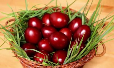 Ouă roșii, niciodată de la market. Riscul de a ruina masa de Paște