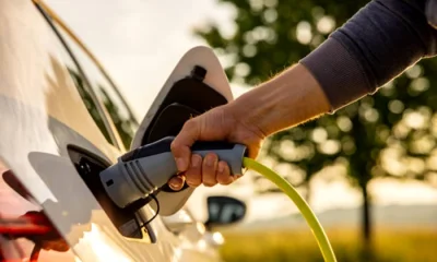Un alt efect al scumpirii carburanților în Europa: Creștere explozivă a vânzărilor de mașini electrice
