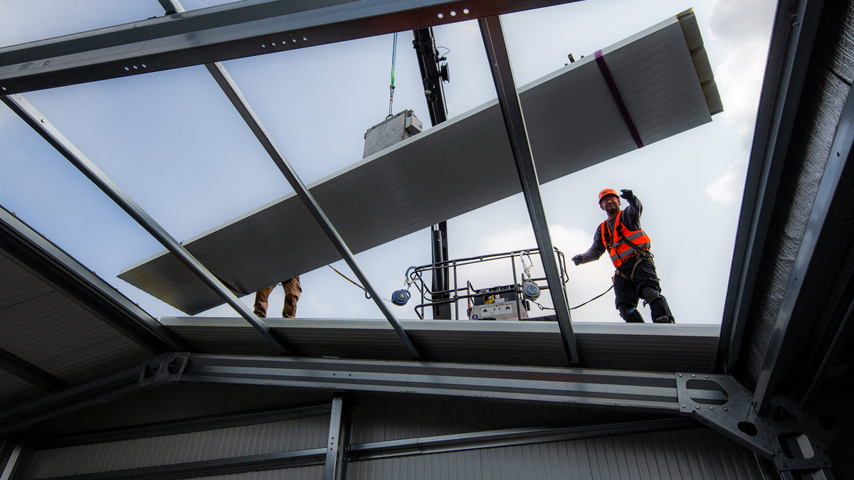 De ce sunt preferate halele metalice din oțel galvanizat în proiectele cu cerințe ridicate de siguranță?