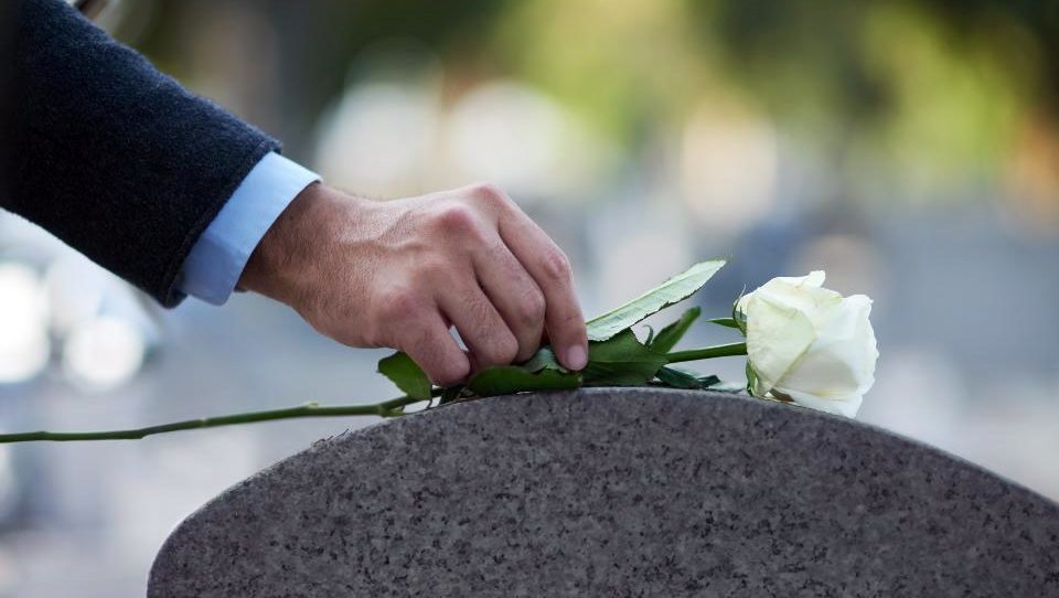Servicii funerare București – ghid complet, informații utile și recomandări