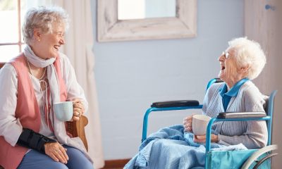 Ce programe de socializare ar trebui să găsească părintele tău într-un cămin de bătrâni?
