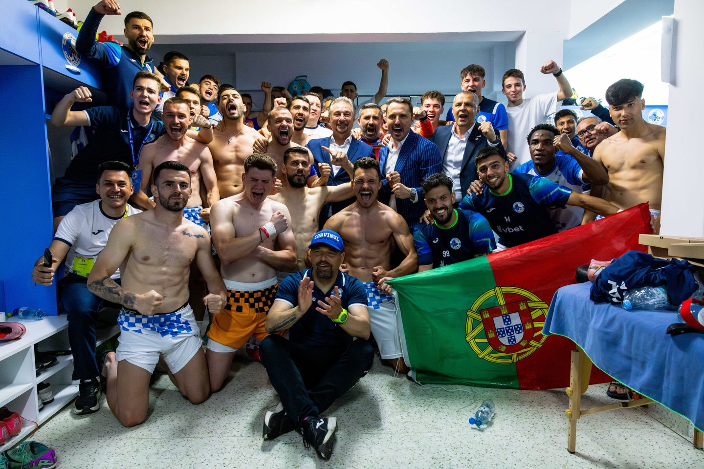 Corvinul Hunedoara revine în prima ligă de fotbal, după 34 de ani. Unde va juca în Superliga, pentru că stadionul va fi demolat: „Este prima opțiune!”