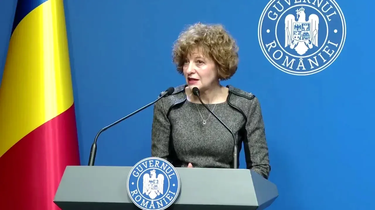 Oana Gheorghiu publică răspunsul injurios primit de la deputatul Adrian Solomon la îndemnul de a nu vota moțiunea: Ce ne-am face fără asemenea aleși?