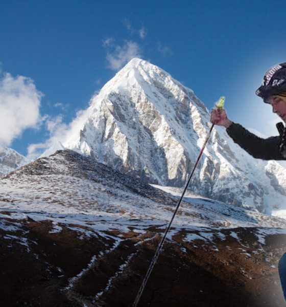 Un alpinist american a bătut recordul mondial la escaladarea vârfului Muntelui Everest în doar 10 ore. Care este secretul său