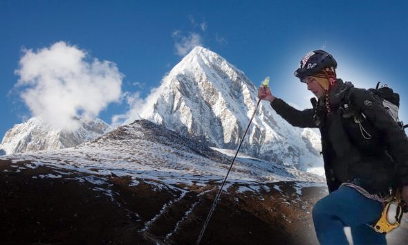 Un alpinist american a bătut recordul mondial la escaladarea vârfului Muntelui Everest în doar 10 ore. Care este secretul său