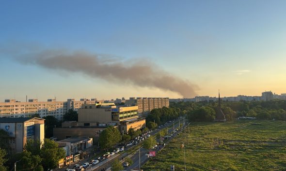 Un incendiu puternic a izbucnit la un depozit de cauciucuri din Bragadiru. A fost transmis mesaj RO-Alert pentru că sunt degajări mari de fum