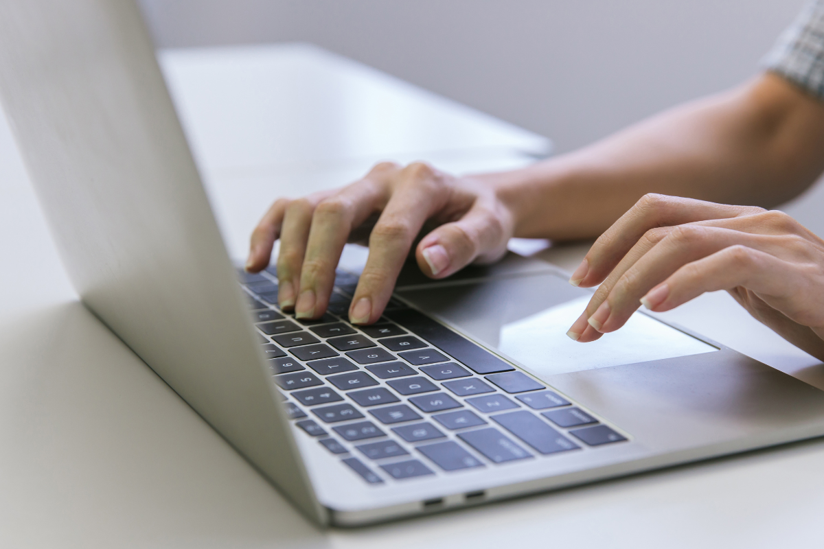Servere cloud: infrastructură flexibilă pentru site-uri, aplicații și proiecte online în creștere