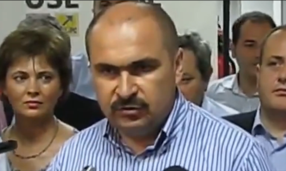 (VIDEO) Imagini de arhivă cu Ilie Bolojan când „aprindea lumina” alianței cu PSD. Cum le mulțumea votanților USL