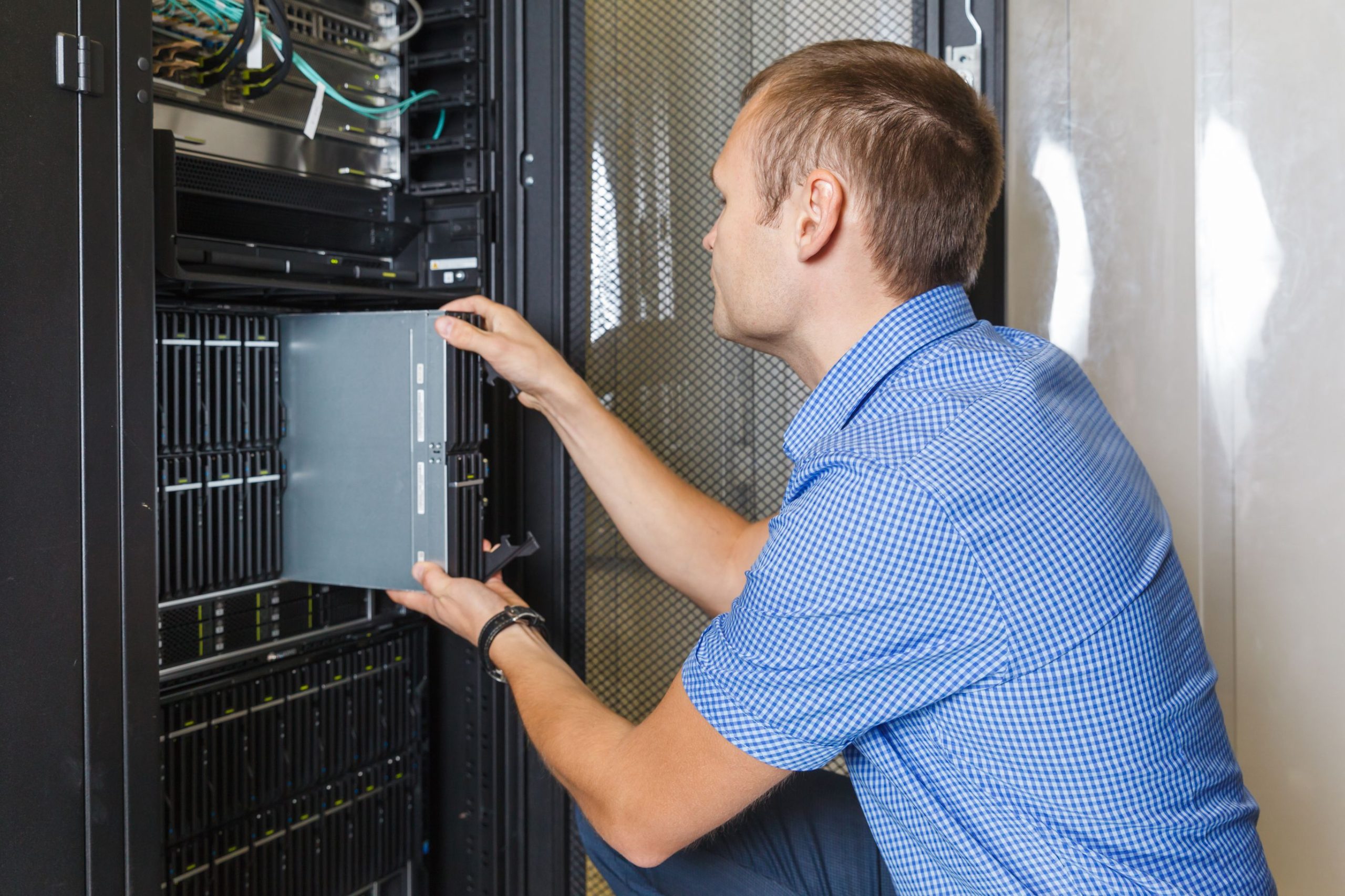 Cum simplifica externalizarea IT activitatea unei firme