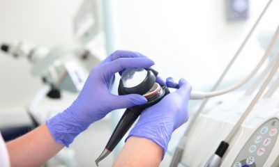 De ce este important un aparat pentru sablare în clinicile stomatologice pentru lucrări protetice durabile