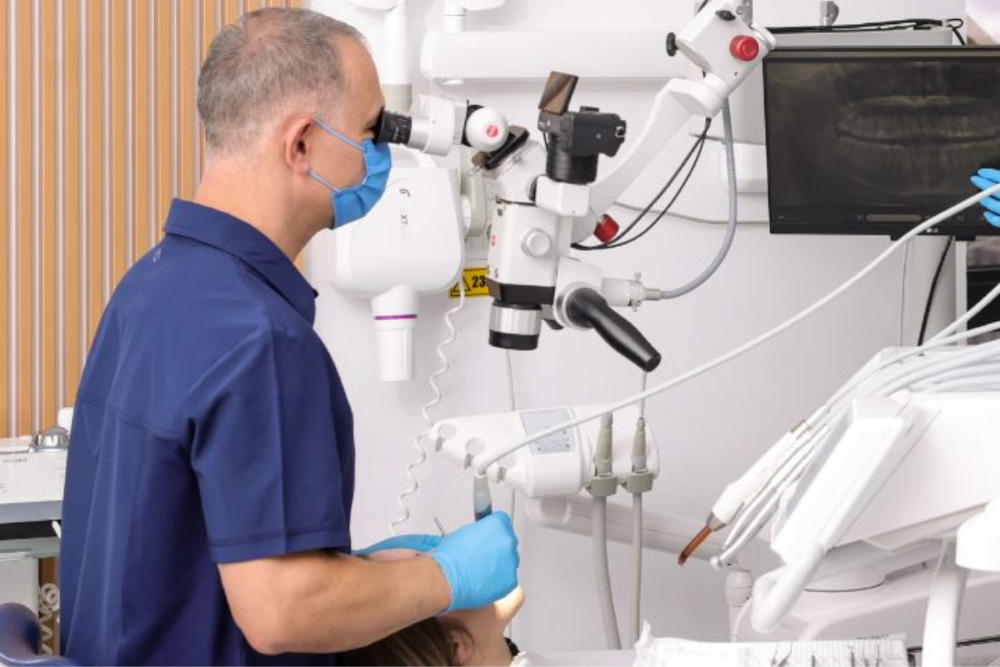 Cât costă un implant dentar în 2026? Află mai multe detalii despre consultația pentru implant dentar la Clinica Dr. Stănescu