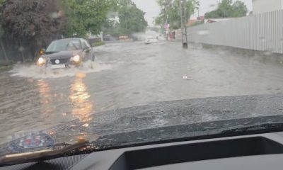 Bilanțul potopului de sâmbătă. Curți și locuințe inundate, drumuri blocate de aluviuni. Prahova, Vrancea, Ilfov, Vaslui și Buzău, cele mai afectate