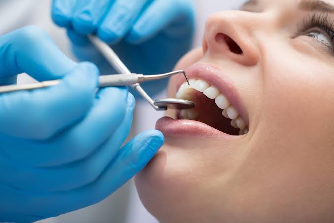 Totul Despre Procedura de Implant Dentar în Constanța
