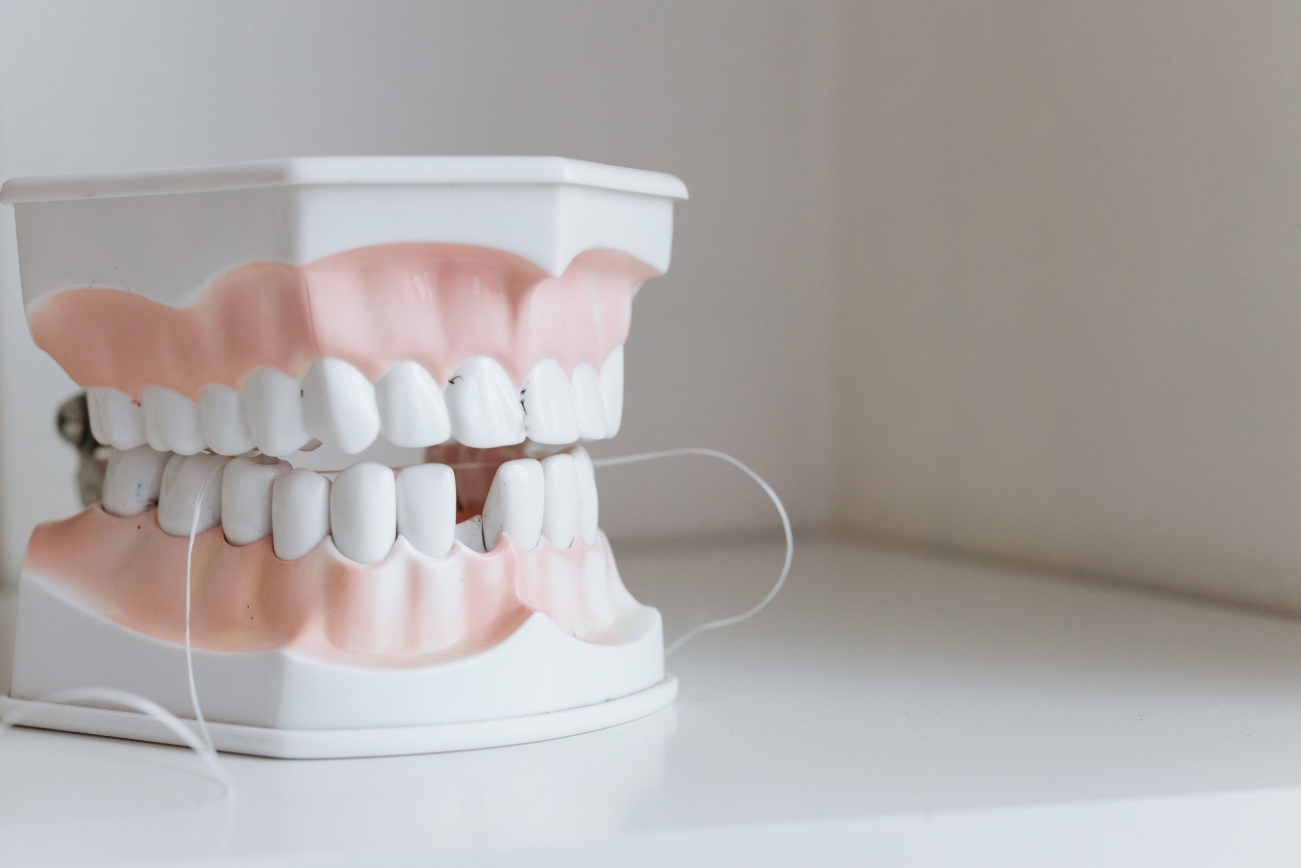 Tot ce trebuie să știi despre sănătatea gingiilor și refacerea danturii – Gentle Dentist