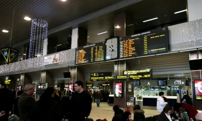 15 documente de identitate false, găsite asupra unei femei pe Aeroportul Otopeni. Unde voia să ajungă