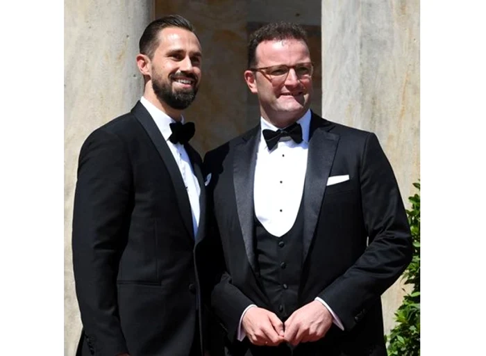 Caz-școală: Jens Spahn, homosexual și președintele grupului parlamentar al conservatorilor germani demisionează în urma unui scandal ciudat
