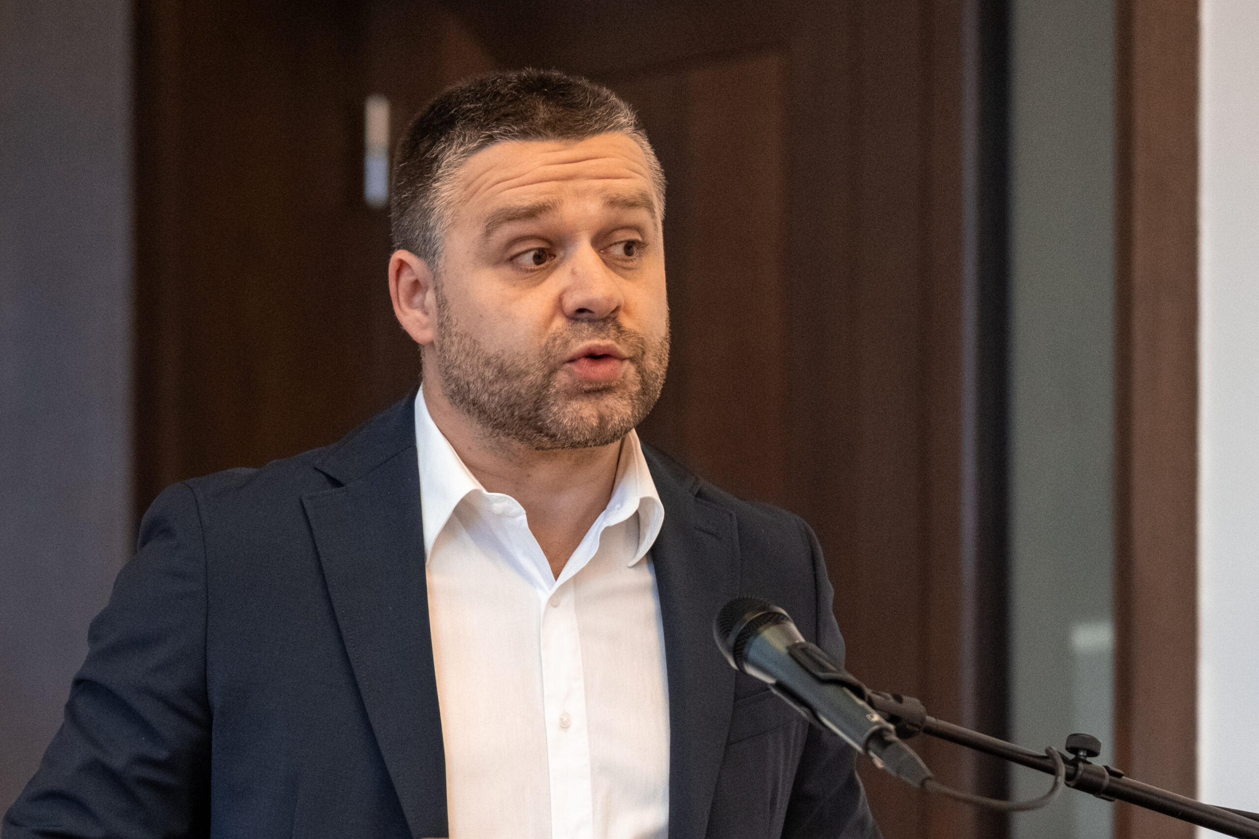 Ciprian Ciucu dă vina pe sistemul administrativ al Primăriei Capitalei, după furtuna care a măturat Bucureștiul: „Acest stat inert și incompetent”