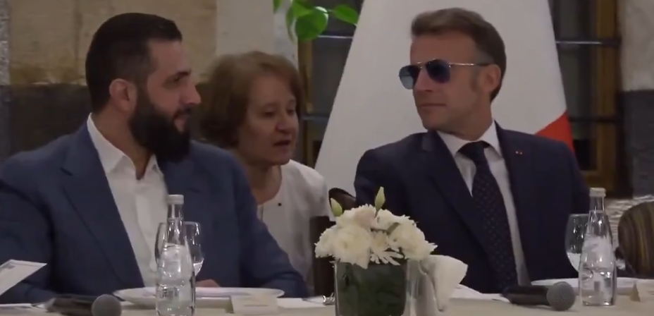 Emmanuel Macron și-a luat cu el faimoșii ochelari de soare la cina cu președintele sirian Ahmed al-Sharaa