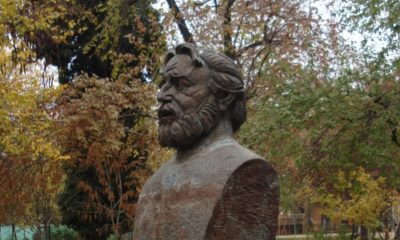 IICCMER cere din nou retragerea monumentului lui Adrian Păunescu din centrul Bucureștiului: A fost promotor al propagandei comuniste