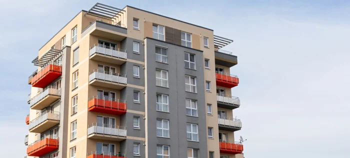 Paradoxul imobiliar din România: vânzările scad, dar prețurile cresc. Gabriel Biriș: „Ne așteaptă o ajustare de durată, de circa 5 ani”