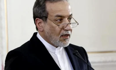 Scos de sub dărâmături și mereu în mișcare. Șeful diplomației iraniene povestește cu a supraviețuit atacului care l-a ucis pe ayatolahul Ali Khamenei