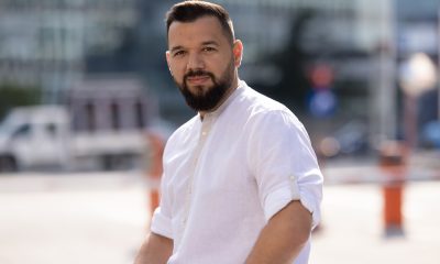 Compari.ro: datele arată că românii au intrat în modul de vacanță – produsele asociate călătoriilor și categoriile dedicate timpului liber sunt în creștere