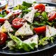 Salate de vară sănătoase: 8 idei pentru mese ușoare