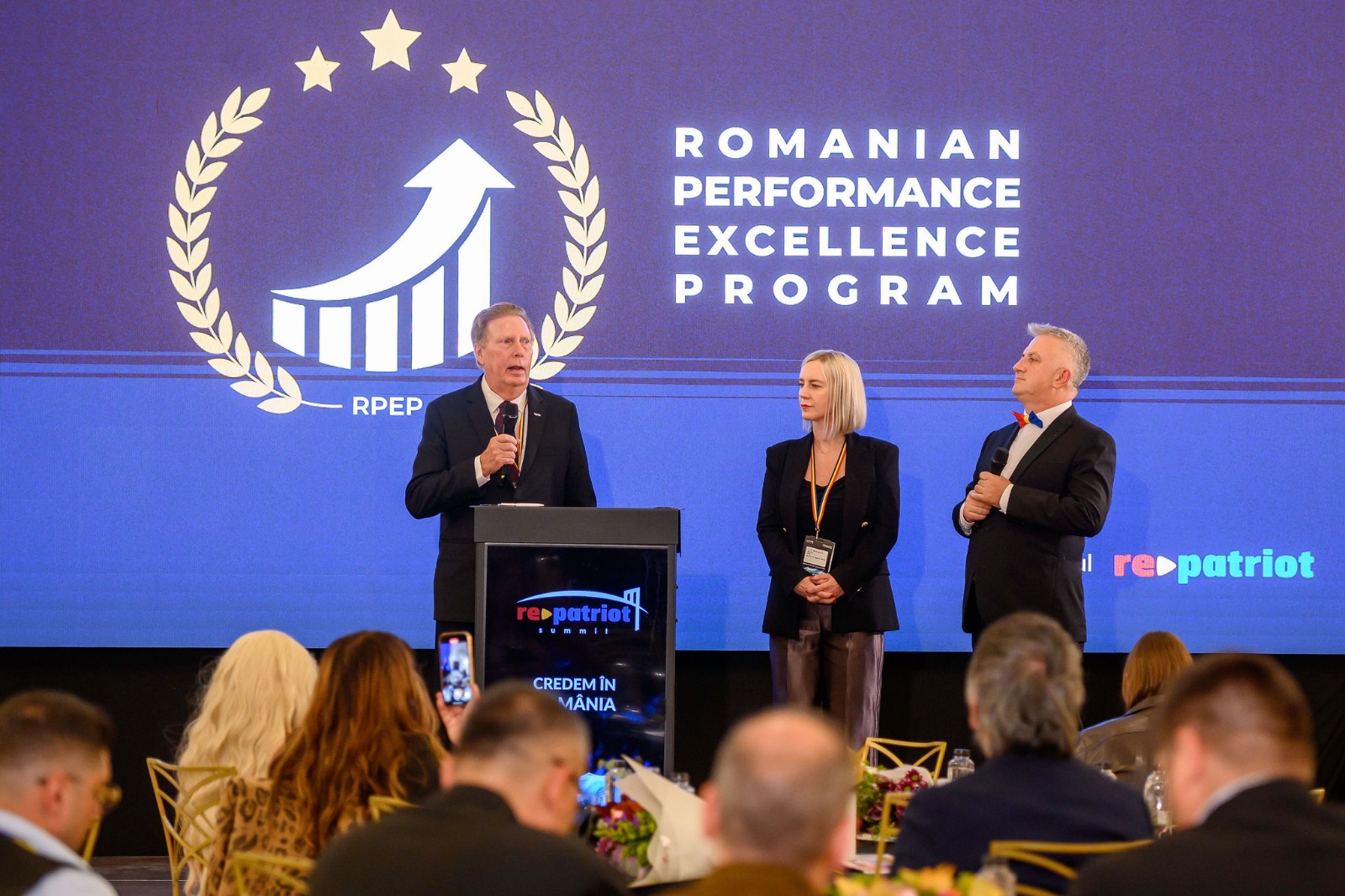România pierde 12 locuri la competitivitate. O nouă serie RPEP pentru liderii care schimbă organizații