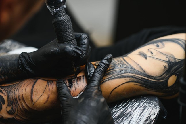 Cum alegi salonul potrivit pentru piercing sau tatuaj în București fără să regreți decizia?